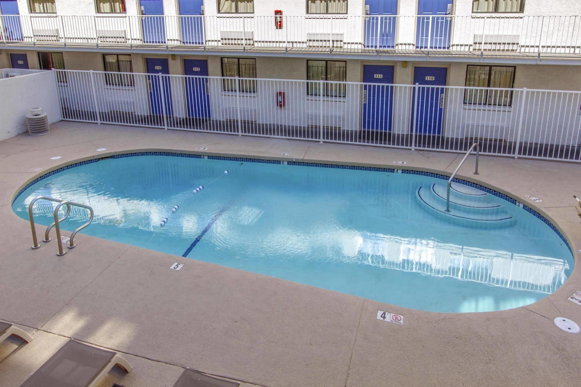 Phoenix Inn エクステリア 写真