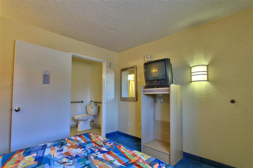 Phoenix Inn 部屋 写真