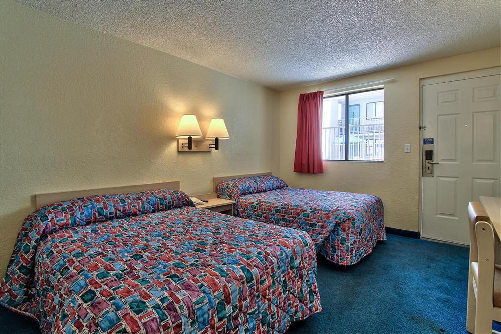 Phoenix Inn 部屋 写真